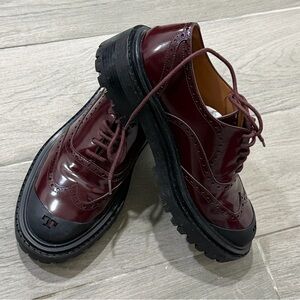 Tory Burch Burgundy Leather Brogue Oxford Shoes Size 7.5